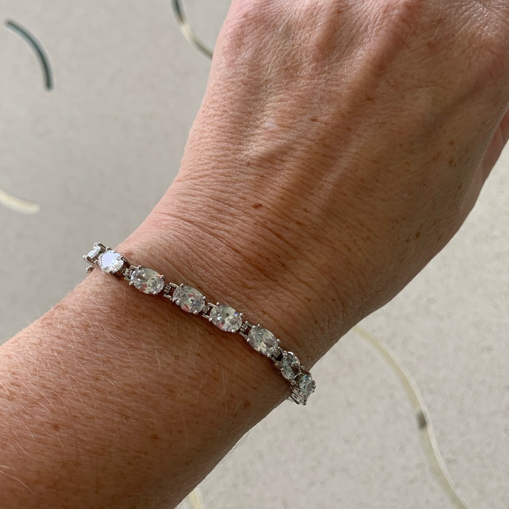 6-3/4” rhinestone tennis bracelet, brand new condition